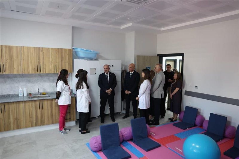 Vali Toraman ve İl Sağlık Müdürü Görgülü'den Barbaros Sağlıklı Hayat Merkezi'ne Ziyaret - Görsel 3