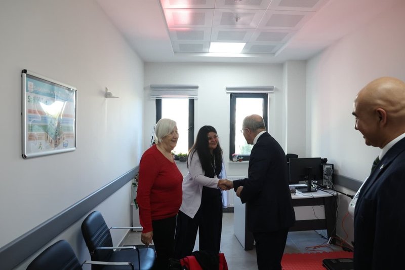Vali Toraman ve İl Sağlık Müdürü Görgülü'den Barbaros Sağlıklı Hayat Merkezi'ne Ziyaret - Görsel 2