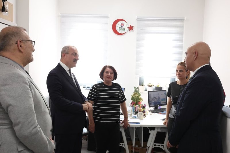 Vali Toraman ve İl Sağlık Müdürü Görgülü'den Barbaros Sağlıklı Hayat Merkezi'ne Ziyaret - Görsel 4