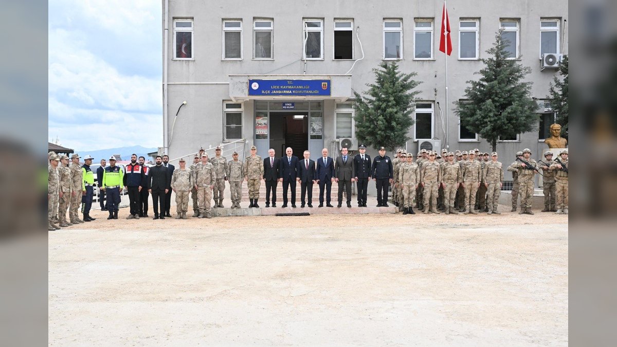 Vali Zorluoğlu Lice'de Öğretmenevi İnşaatını İnceledi, Kütüphane Durumunu Değerlendirdi