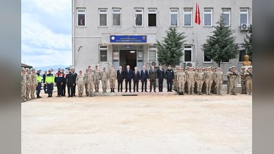 Vali Zorluoğlu Lice'de Öğretmenevi İnşaatını İnceledi, Kütüphane Durumunu Değerlendirdi