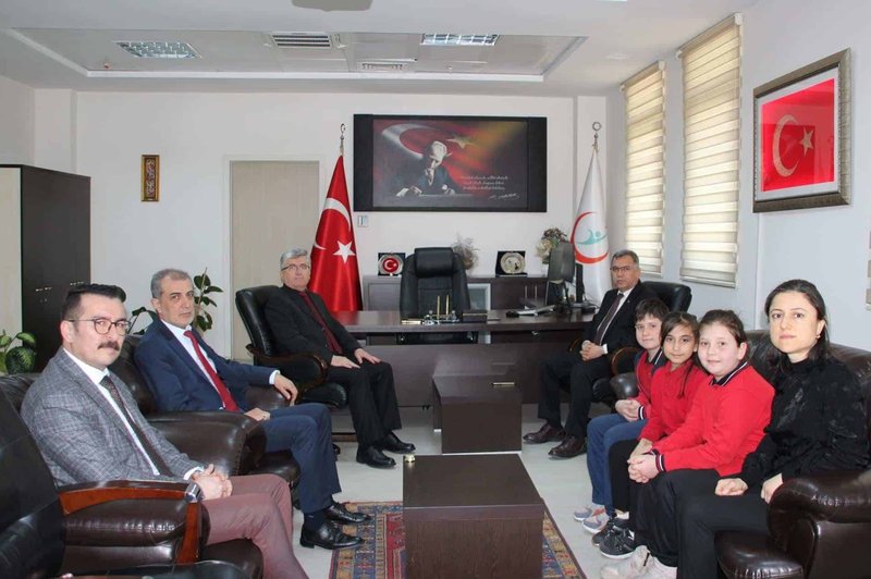 Yozgat İl Milli Eğitim Müdürlüğü ve Atatürk İlkokulu'ndan Sağlık Çalışanlarına Ziyaret - Görsel 2