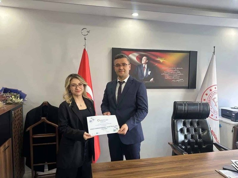 Çatalzeytin'de eTwinning Başarısı: İlçe Milli Eğitim Müdürü Öğretmenleri Tebrik Etti - Görsel 3