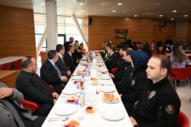 Vali Aktaş, Polis Teşkilatı'nın 181. Yıl Dönümünde Emniyet Personeliyle Buluştu - Görsel 4