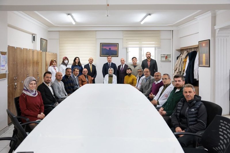 Vali Aydoğdu'dan 15 Temmuz Şehitleri Anadolu İmam Hatip Lisesi'ne Ziyaret - Görsel 3