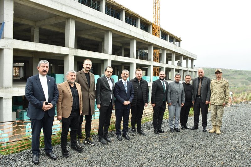 AK Parti Elazığ Milletvekili Erol Keleş, Palu-Kovancılar Devlet Hastanesi ve Eğitim Yatırımlarını İnceledi - Görsel 2