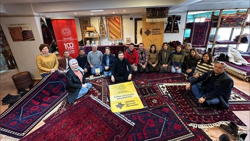 Balıkesir'de Halı ve Kilim Motiflerinin Sırrı Çözüldü: Kültürel Miras Canlandırıldı