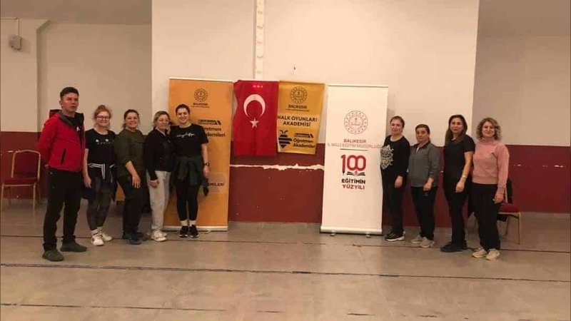 Balıkesir'de Zeybeğin Asaleti 'Toplu Güvende' Atölyesiyle Canlandı