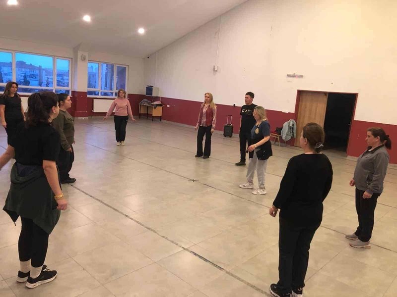 Balıkesir'de Zeybeğin Asaleti 'Toplu Güvende' Atölyesiyle Canlandı - Görsel 3