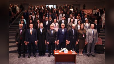 Dokuz Eylül Üniversitesi'nde 'Güçlü Aile, Güçlü Gelecek' Sempozyumu Düzenlendi