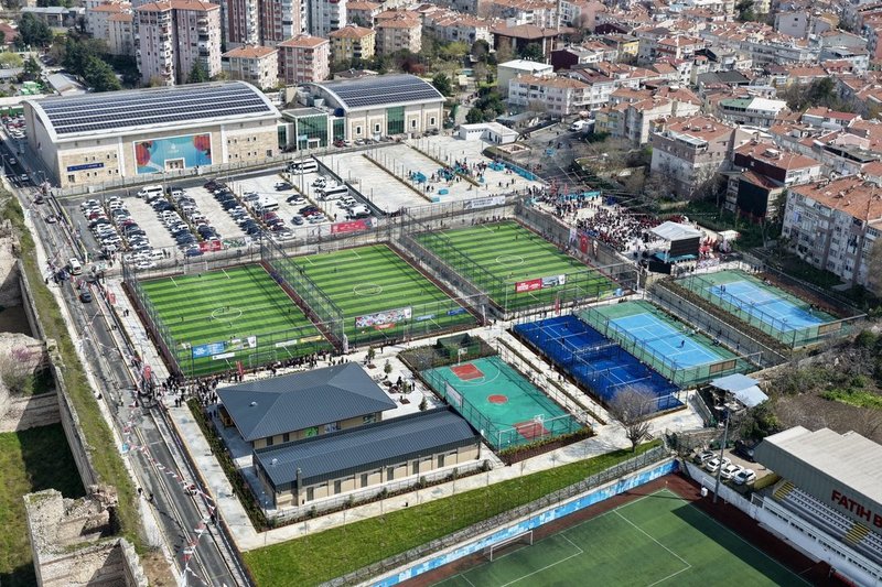 Fatih'te Silivrikapı Spor Köyü Açıldı: Gençlere Ücretsiz Hizmet - Görsel 4