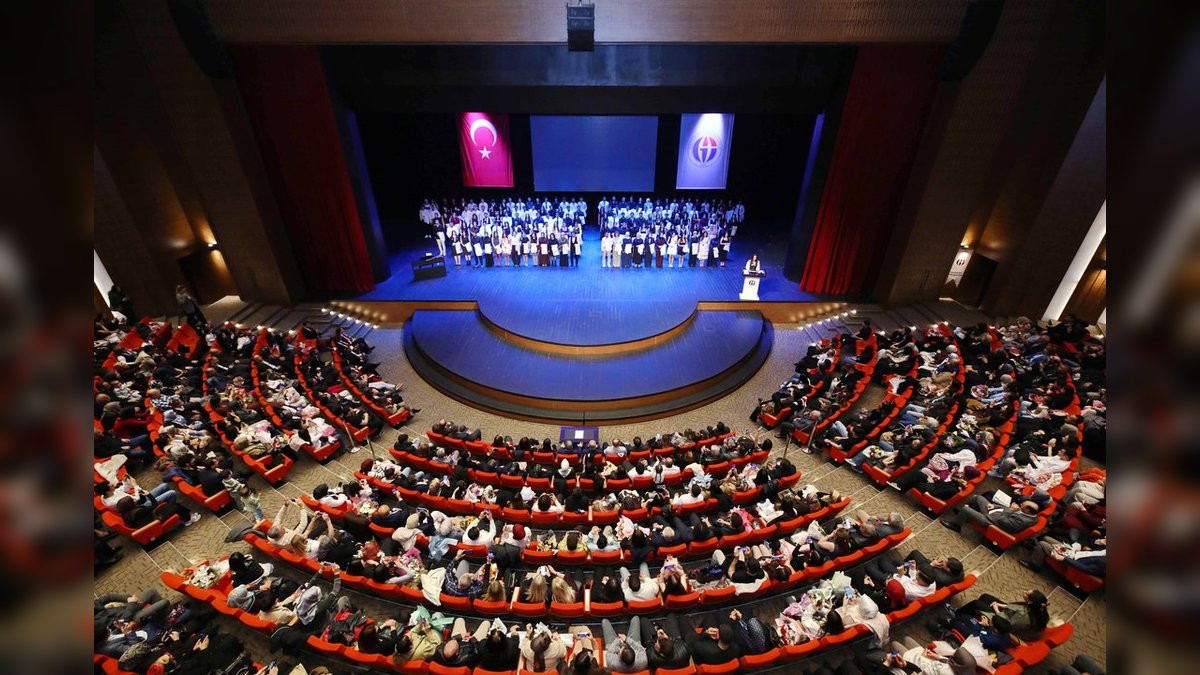 Gaziantep Üniversitesi Diş Hekimliği Fakültesi'nde Beyaz Önlük Töreni