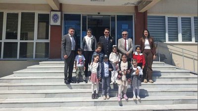 Gaziemir Anaokulu Öğrencilerinden Emniyet Teşkilatı'na Polis Haftası Ziyareti