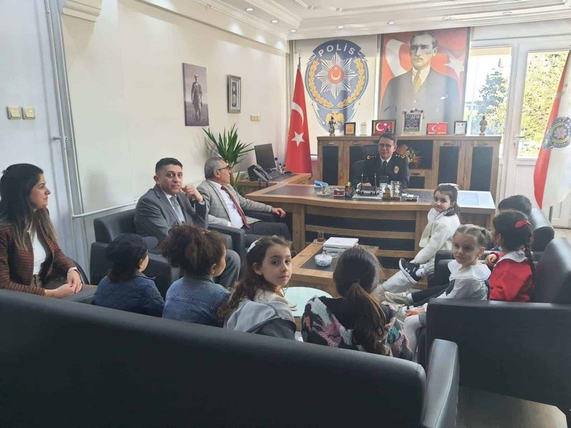 Gaziemir Anaokulu Öğrencilerinden Emniyet Teşkilatı'na Polis Haftası Ziyareti - Görsel 2