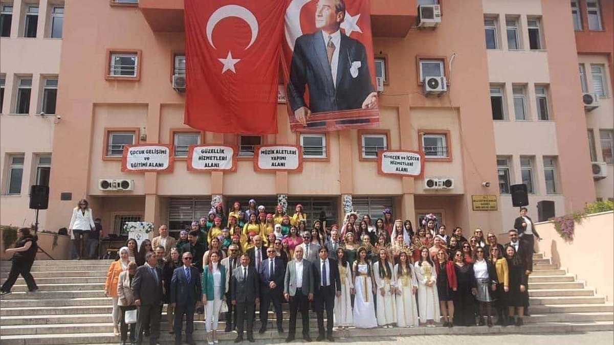 Gaziemir'de Turizm Haftası Coşkusu: Borsa İstanbul MTAL'de Renkli Kutlama