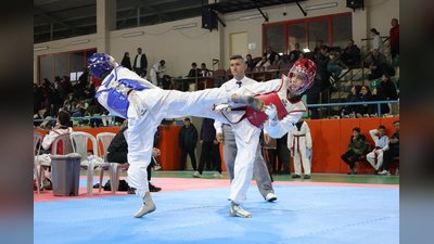 Giresun'da Okul Sporları Taekwondo Grup Müsabakaları Başladı: 300 Genç Sporcu Türkiye Birinciliği İçin Ter Döküyor