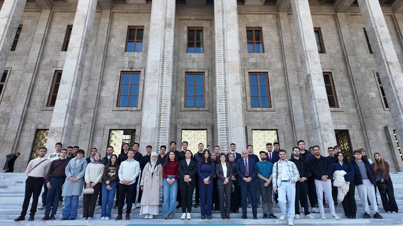 İzmir Bakırçay Üniversitesi Öğrencileri Ankara'da Milli Kurumları Ziyaret Etti - Görsel 4
