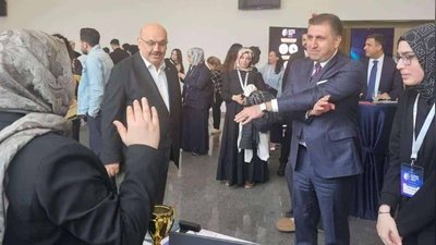 Kağıthane Anadolu İmam Hatip Lisesi, Eğitimde Yapay Zeka Zirvesi'nde Skolyoz Projesiyle Yer Aldı