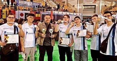 Kırklareli'nden Dünya Şampiyonluğu: Mimar Sinan MTAL Öğrencileri Robot Yarışmasında Zirvede - Görsel 5