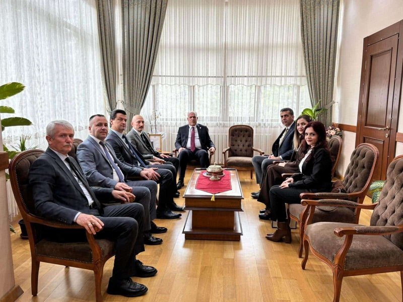 Kosova Heyeti Kırklareli İl Milli Eğitim Müdürlüğü'nü Ziyaret Etti: Eğitim İşbirliği Fırsatları Değerlendirildi - Görsel 3