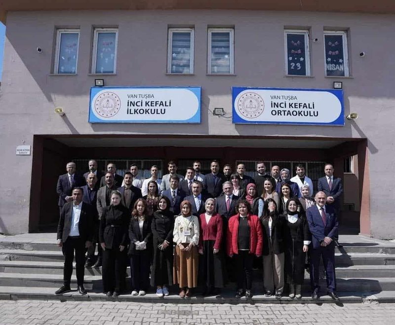 Milli Eğitim Bakanı Tekin, Tuşba'da İnci Kefali İlkokulu'nu Ziyaret Etti - Görsel 2
