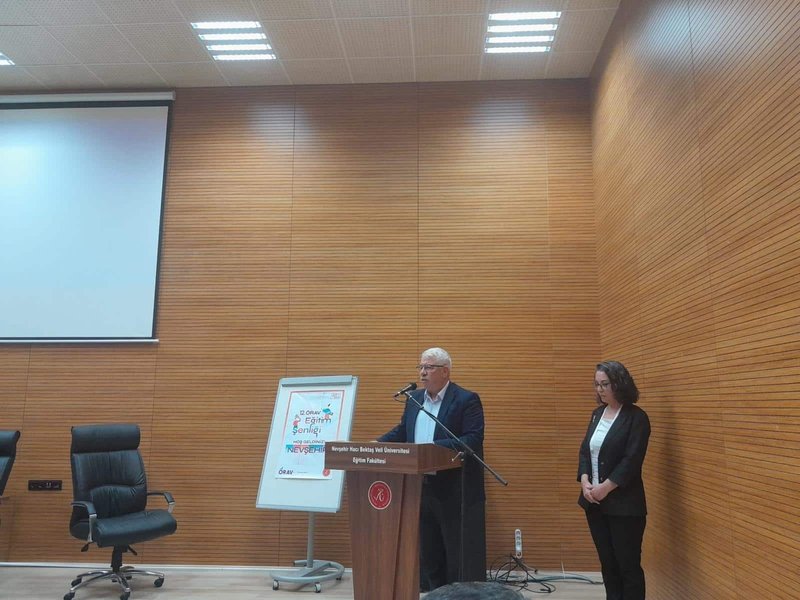 Nevşehir'de 12. ÖRAV Eğitim Şenliği Tamamlandı: Öğretmenlerin Mesleki Gelişimi Vurgulandı - Görsel 4