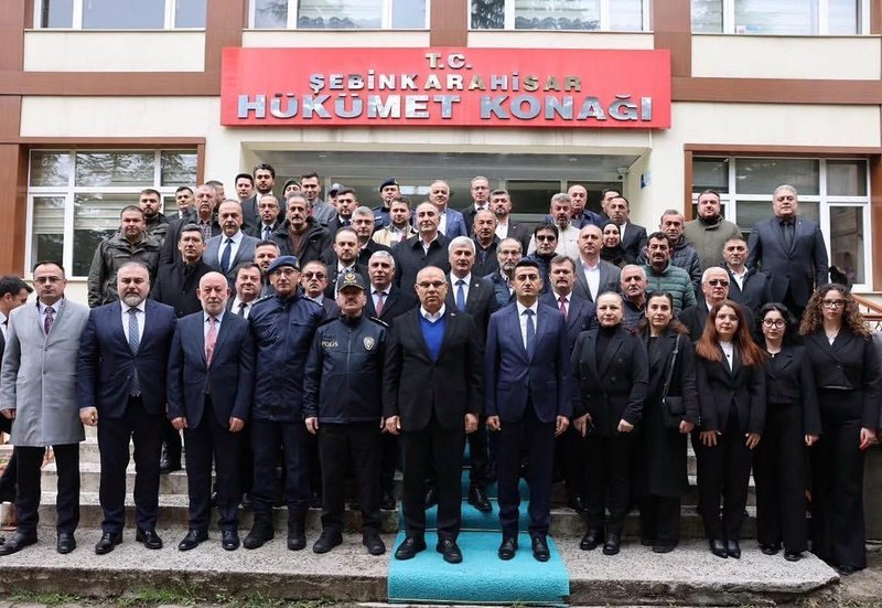 Vali Mustafa Koç'tan Şebinkarahisar'a Ziyaret: Eğitim ve Yatırımlar Değerlendirildi - Görsel 2