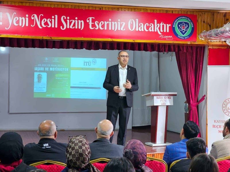 Yahyalı'da 12. Sınıf Öğrencileri Prof. Dr. Murat SARI ile Buluştu - Görsel 2