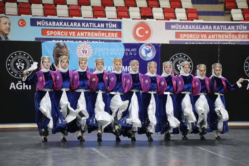 Ağrı Spor Lisesi Halk Oyunlarında Bölge Birincisi Oldu - Görsel 3