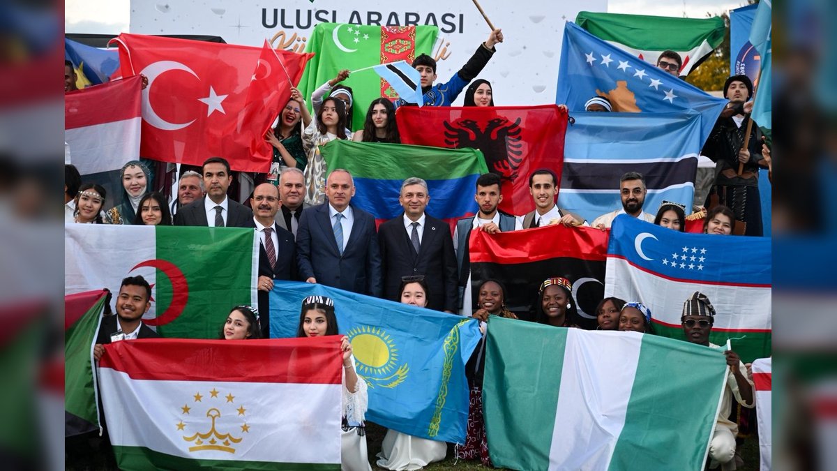 Antalya Valiliği'nden Uluslararası Kültür Festivali: Dünyanın Renkleri Akdeniz Üniversitesi'nde Buluştu