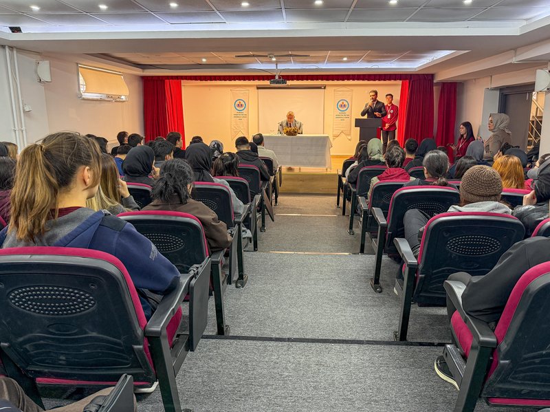 Arnavutköy Kaymakamı HERSANLIOĞLU'ndan Liseye Ziyaret: Kariyer ve Meslek Tanıtımı - Görsel 3