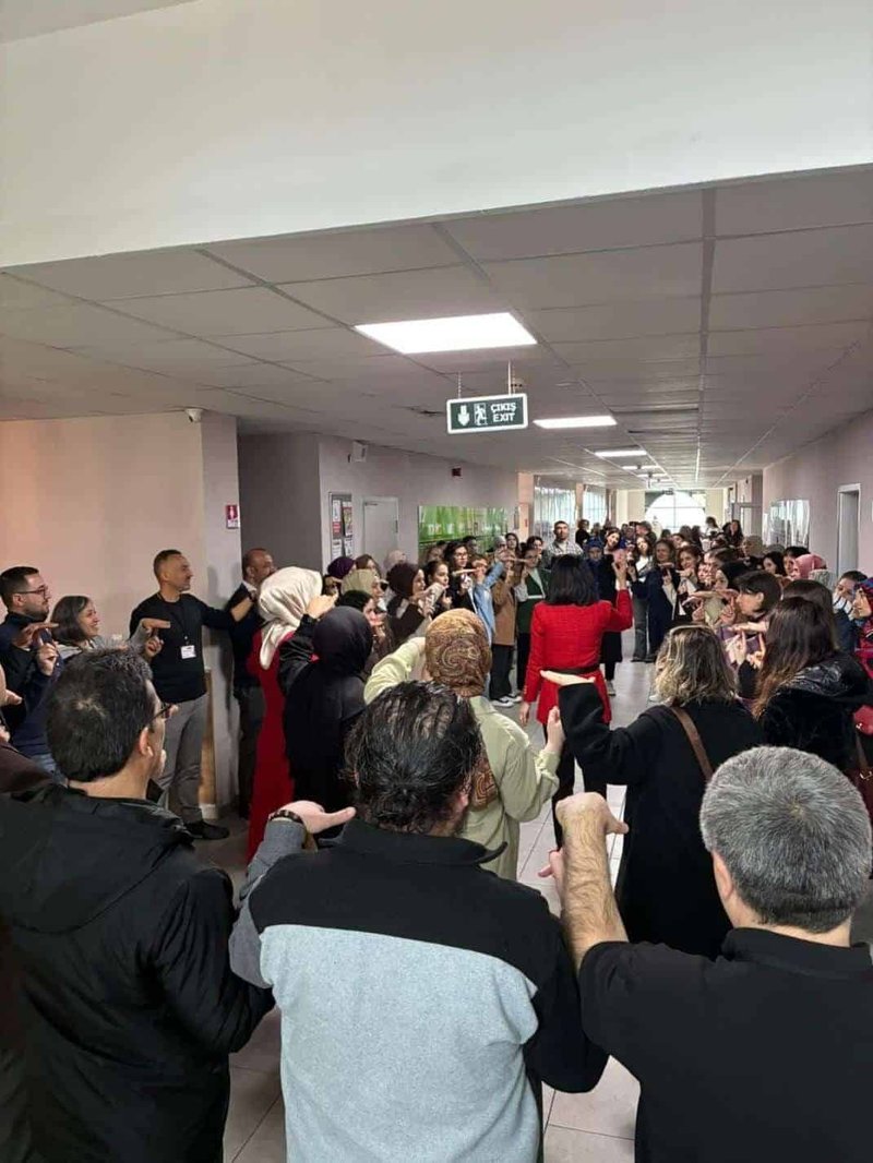 Çorum'da 'Mutlu Öğretmen, Mutlu Öğrenci' Eğitim Şenliği Coşkusu - Görsel 3