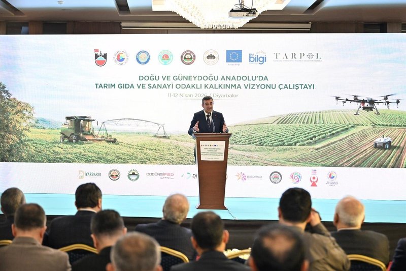 Diyarbakır Valiliği: Doğu ve Güneydoğu'nun Kalkınma Vizyonu Masaya Yatırıldı - Görsel 3