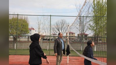 Iğdır İl Milli Eğitim Müdürü Aziz Gün'den DYK Kurslarına Ziyaret: Başarıya Giden Yolda Teknolojinin Rolü Vurgulandı