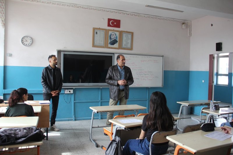 Iğdır İl Milli Eğitim Müdürü Aziz Gün'den DYK Kurslarına Ziyaret: Başarıya Giden Yolda Teknolojinin Rolü Vurgulandı - Görsel 3