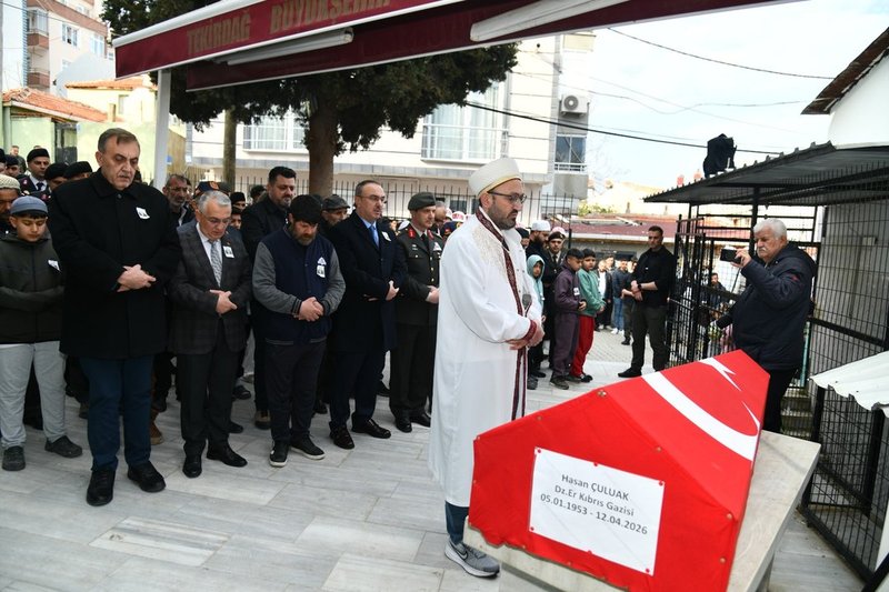 Kıbrıs Gazisi Hasan Çuluak Son Yolculuğuna Uğurlandı - Görsel 2