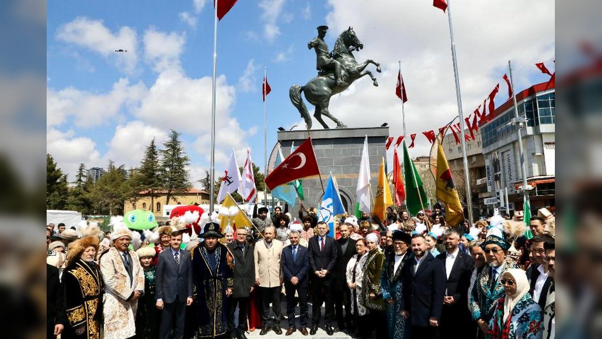 Niğde'de Nevruz Bayramı Coşkusu: Kortejden Kültürel Etkinliklere Uzanan Programlar