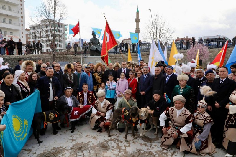 Niğde'de Nevruz Bayramı Coşkusu: Kortejden Kültürel Etkinliklere Uzanan Programlar - Görsel 2