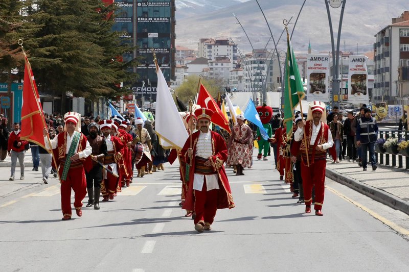 Niğde'de Nevruz Bayramı Coşkusu: Kortejden Kültürel Etkinliklere Uzanan Programlar - Görsel 5