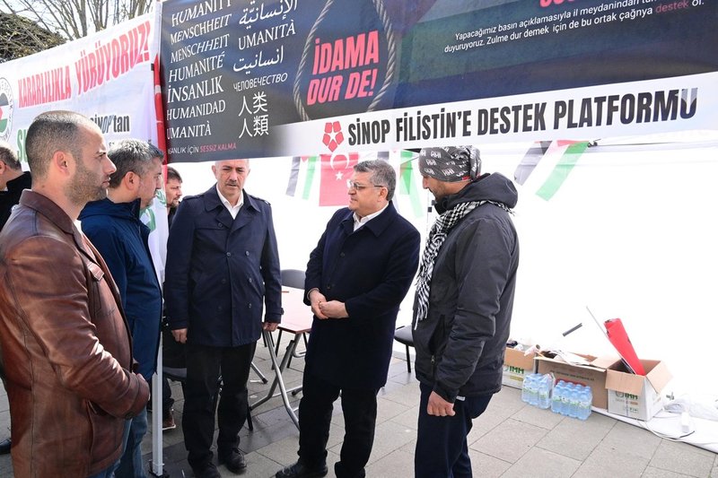 Sinop Valisi Özarslan, Gazze'ye Destek Filosuna Kurulan Nöbet Çadırını Ziyaret Etti - Görsel 2