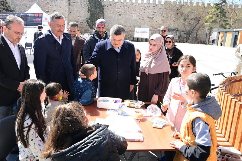 Sinop Valisi Özarslan, Gazze'ye Destek Filosuna Kurulan Nöbet Çadırını Ziyaret Etti - Görsel 3