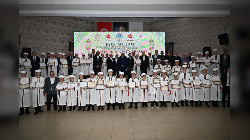 Vali Aktaş, 41 Hafızın İcazet Merasimine Katıldı