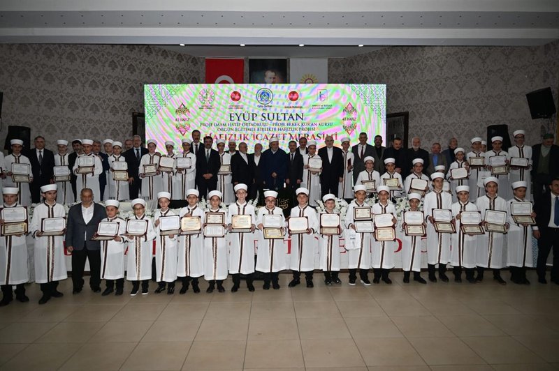 Vali Aktaş, 41 Hafızın İcazet Merasimine Katıldı - Görsel 2