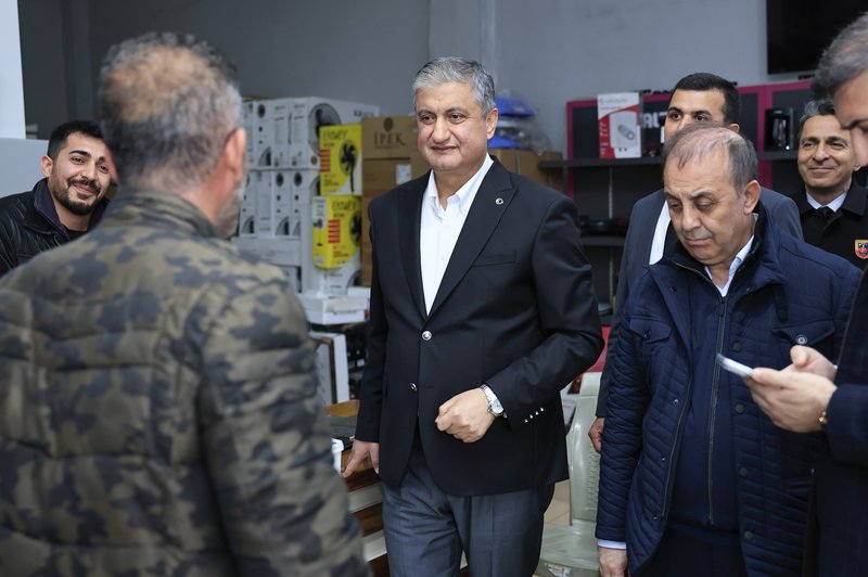 Vali Mustafa Yavuz Yüreğir Esnafını Ziyaret Etti - Görsel 4