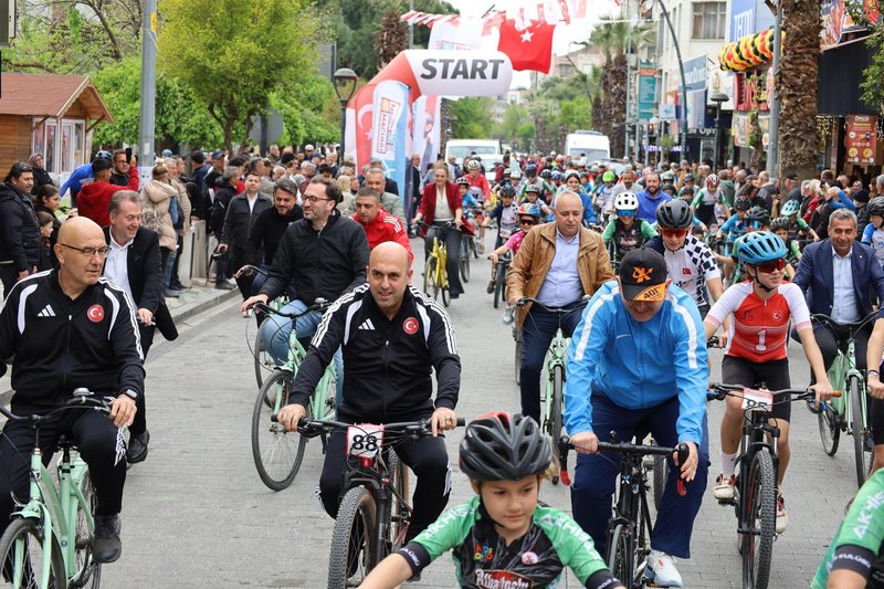 Akhisar'da Zeyrek Uluslararası MTB Cup Coşkusu: 500'den Fazla Sporcu Yarıştı - Görsel 4
