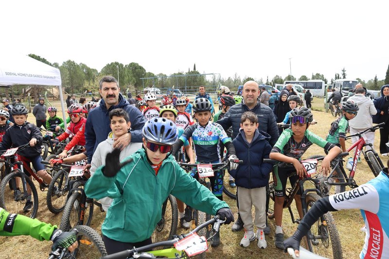 Akhisar Kaymakamlığı, Uluslararası MTB Cup XCO-C2 Yarışlarına Ev Sahipliği Yaptı - Görsel 2