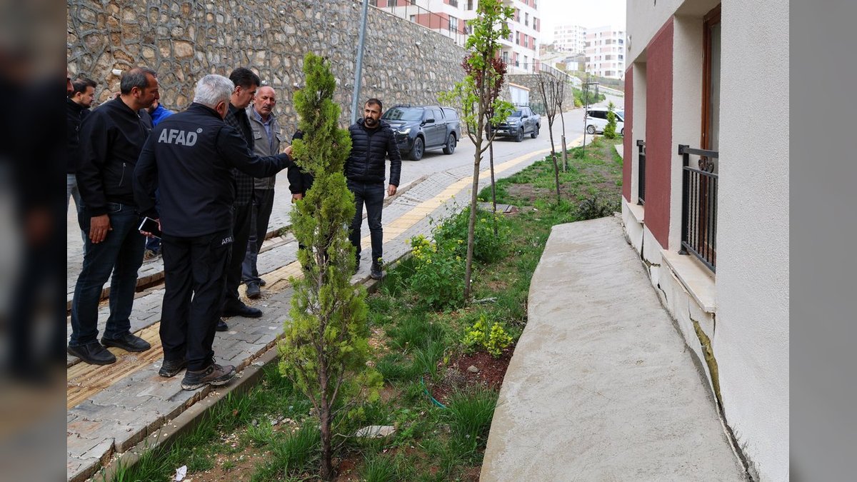 Kilis'te Yoğun Yağış Sonrası Vali Kalaylı İncelemelerde Bulundu