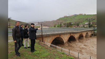 Siirt'te Sel Felaketi: Vali Kızılkaya Bölgede İncelemelerde Bulundu, Yaralar Sarılıyor