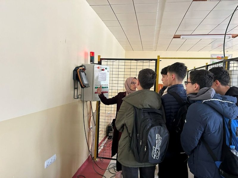 Sivas Cumhuriyet Üniversitesi'nde Geleceğin Mühendisleri İçin Teknik Ziyaret - Görsel 3