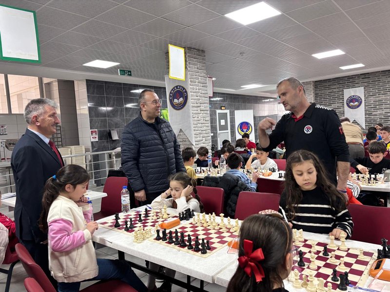 Ünye'de 23 Nisan Satranç Turnuvası'nda 200 Öğrenci Yarıştı - Görsel 3